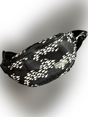 Fighting Eel Black and White Fish-Pattern Crossbody Waist Bag